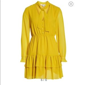 NWT BB DAKOTA 9 to 5 tie neck dress in YELLOW